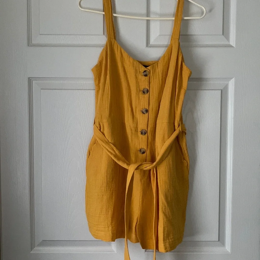 New - Picture 1 of 2